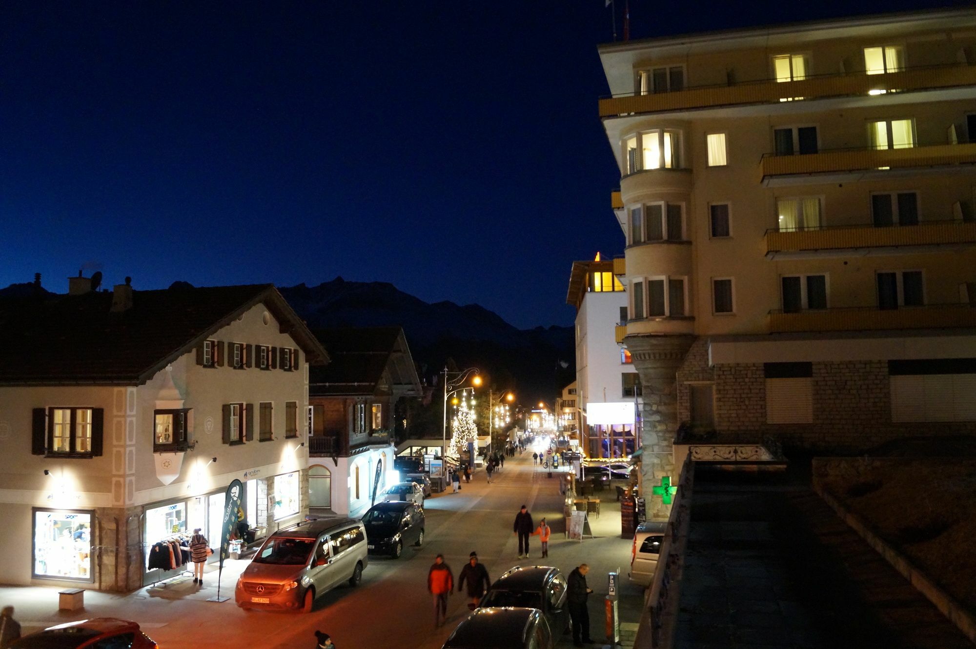 होटल Schweizerhof 3*