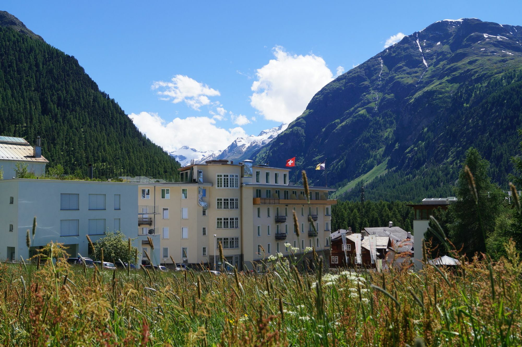होटल Schweizerhof 3*